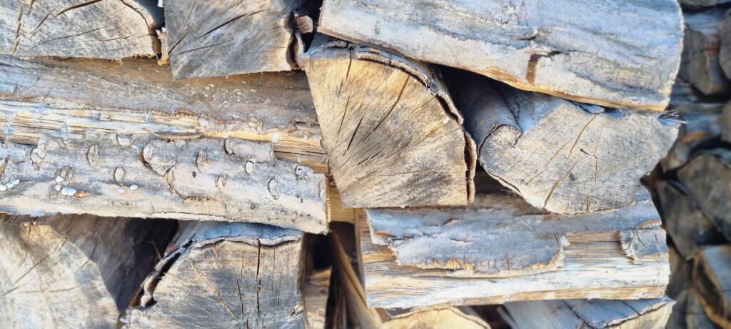 drewno piotrkow, drewno kominkowe lodz, drewno opalowe, pellet, plastry drewna, drewno konstrukcyjne